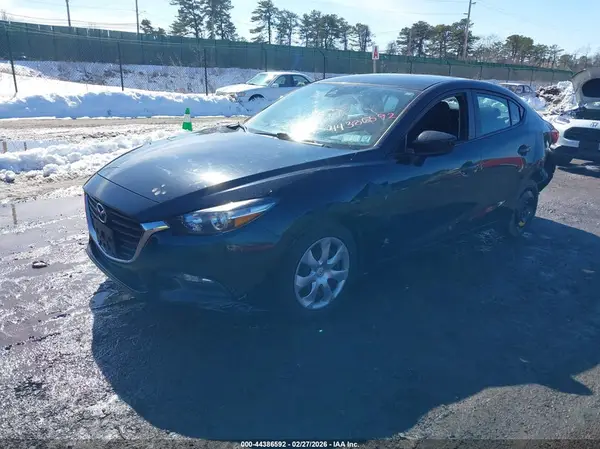 3MZBN1U79JM189685 2018 MAZDA 3 - Image 2