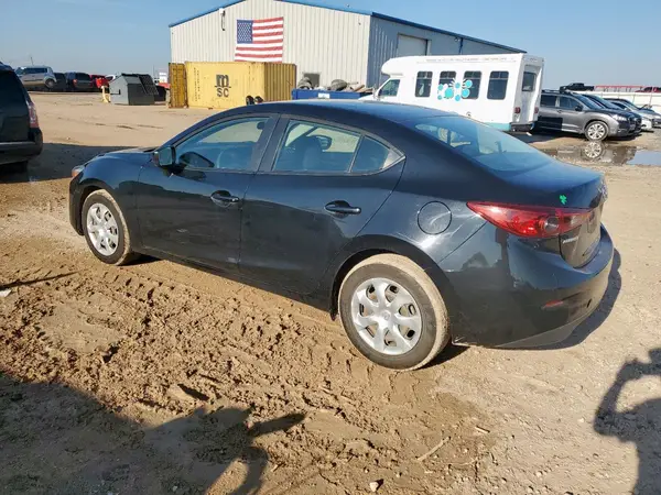 3MZBN1U79JM216013 2018 MAZDA 3 - Image 2