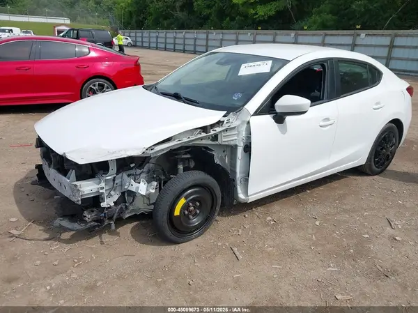 3MZBN1U79JM218201 2018 MAZDA 3 - Image 2