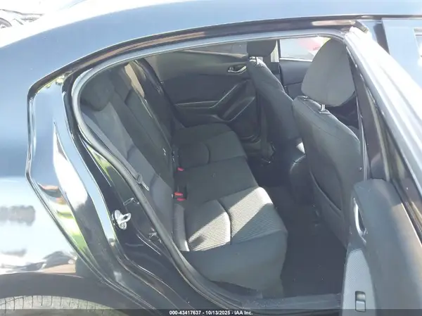 3MZBN1U79JM233765 2018 MAZDA 3 - Image 8