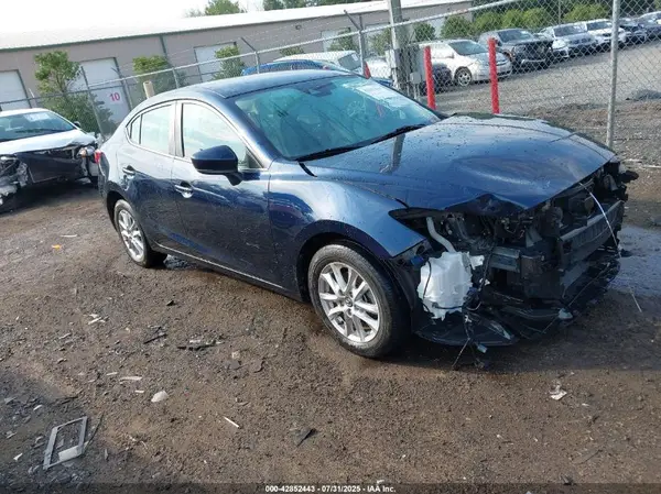 3MZBN1U79JM251120 2018 MAZDA 3 - Image 1