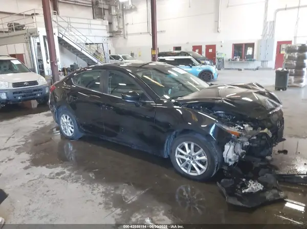 3MZBN1U79JM258567 2018 MAZDA 3 - Image 1
