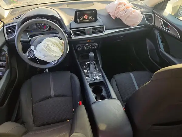 3MZBN1U79JM261114 2018 MAZDA 3 - Image 8