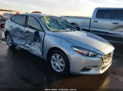 3MZBN1U79JM276969 2018 MAZDA 3