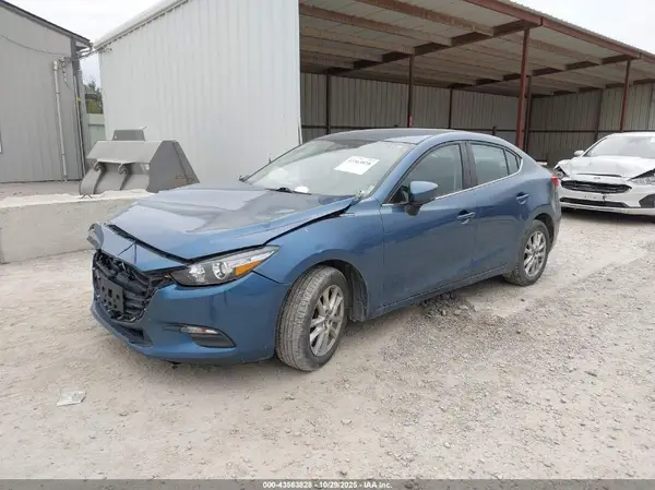 3MZBN1U7XJM160177 2018 MAZDA 3 - Image 2