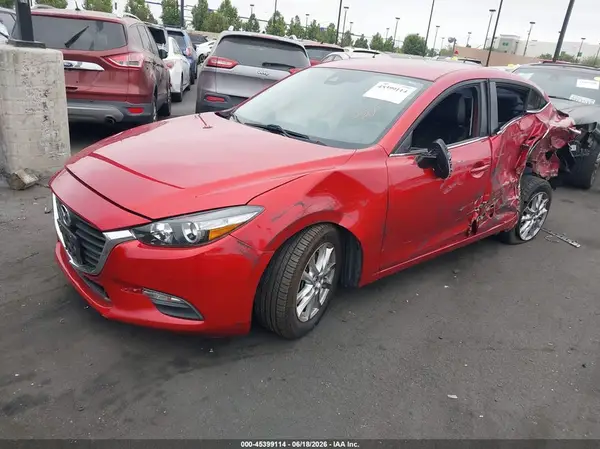 3MZBN1U7XJM160695 2018 MAZDA 3 - Image 2