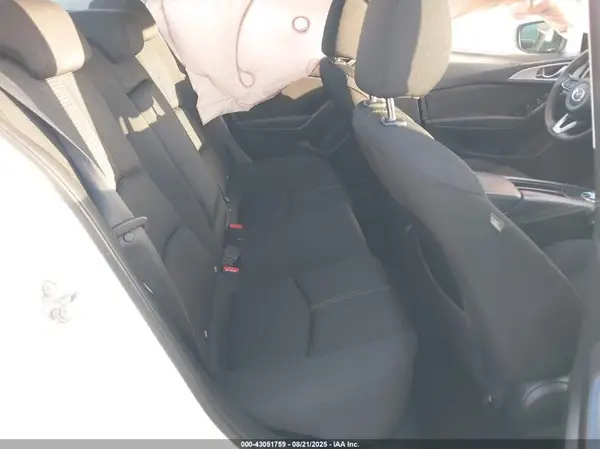 3MZBN1U7XJM173768 2018 MAZDA 3 - Image 8