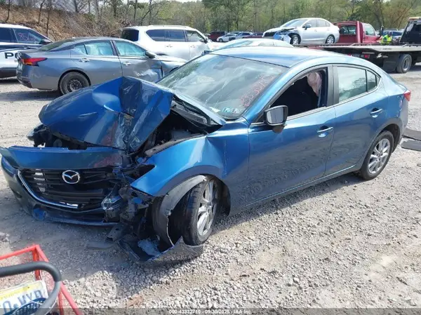 3MZBN1U7XJM196774 2018 MAZDA 3 - Image 2