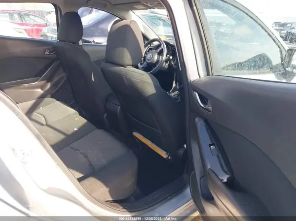 3MZBN1U7XJM213637 2018 MAZDA 3 - Image 8