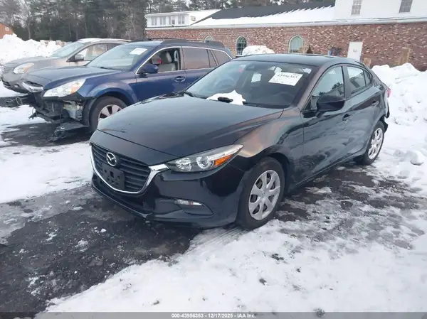 3MZBN1U7XJM229918 2018 MAZDA 3 - Image 2