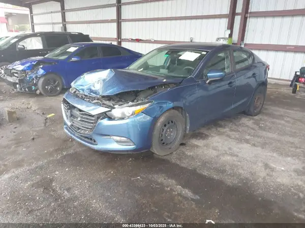 3MZBN1U7XJM242023 2018 MAZDA 3 - Image 2