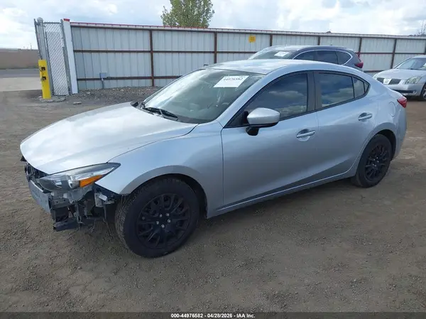 3MZBN1U7XJM245553 2018 MAZDA 3 - Image 2