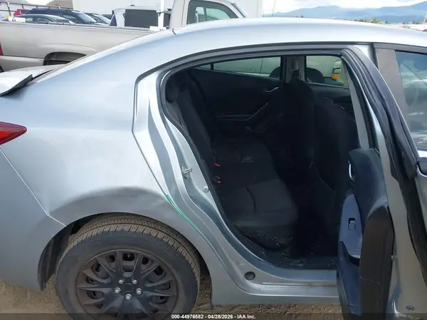 3MZBN1U7XJM245553 2018 MAZDA 3 - Image 8