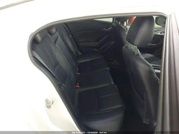 3MZBN1V30JM159051 2018 MAZDA 3 - Image 8