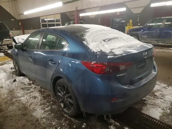 3MZBN1V30JM169143 2018 MAZDA 3 - Image 2
