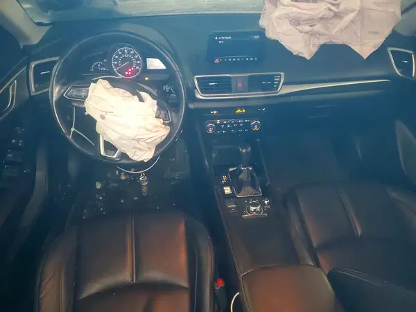 3MZBN1V30JM169143 2018 MAZDA 3 - Image 8