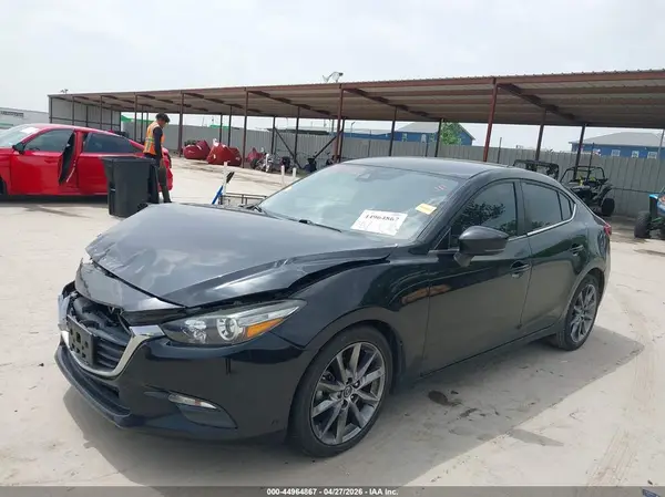 3MZBN1V30JM174889 2018 MAZDA 3 - Image 2