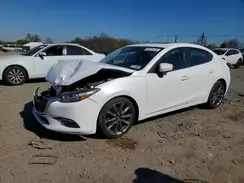 3MZBN1V30JM175833 2018 MAZDA 3
