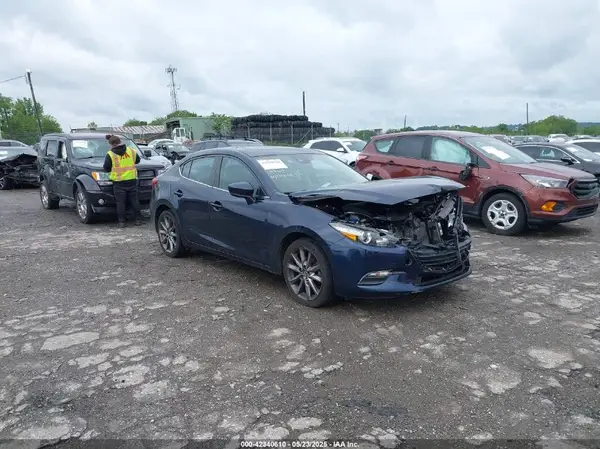 3MZBN1V30JM179364 2018 MAZDA 3 - Image 1