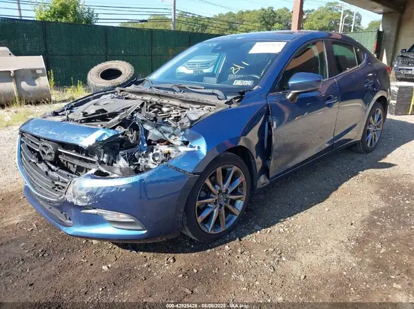 3MZBN1V30JM185519 2018 MAZDA 3 - Image 2
