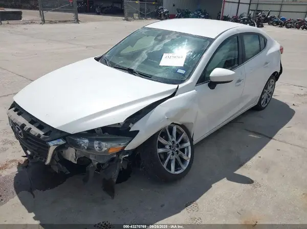 3MZBN1V30JM202447 2018 MAZDA 3 - Image 2