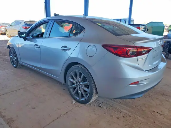 3MZBN1V30JM202755 2018 MAZDA 3 - Image 2
