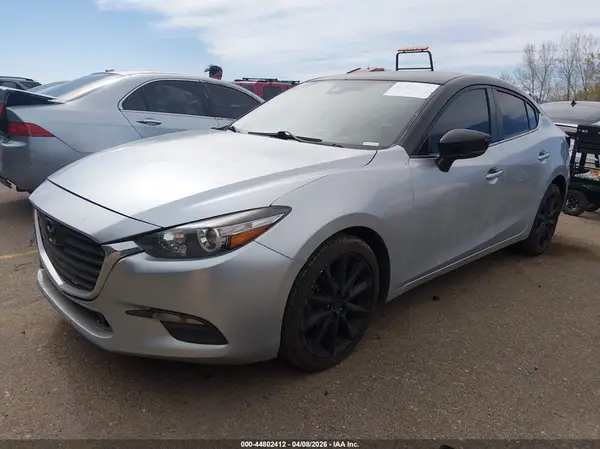 3MZBN1V30JM205946 2018 MAZDA 3 - Image 2