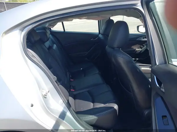 3MZBN1V30JM206823 2018 MAZDA 3 - Image 8
