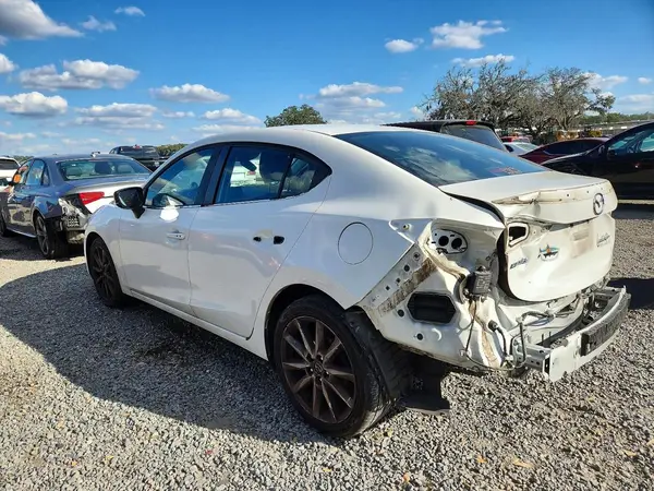 3MZBN1V30JM216929 2018 MAZDA 3 - Image 2