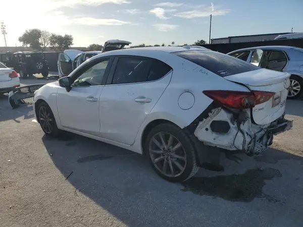 3MZBN1V30JM219751 2018 MAZDA 3 - Image 2
