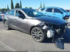 3MZBN1V30JM230085 2018 MAZDA 3