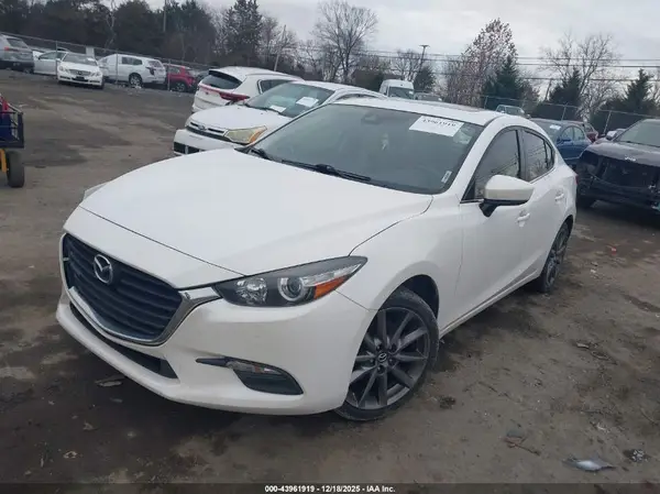 3MZBN1V30JM232676 2018 MAZDA 3 - Image 2