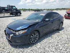 3MZBN1V30JM243211 2018 MAZDA 3