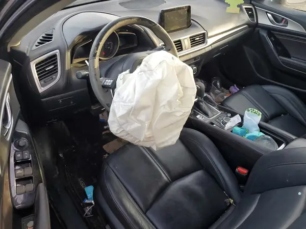 3MZBN1V30JM246156 2018 MAZDA 3 - Image 8