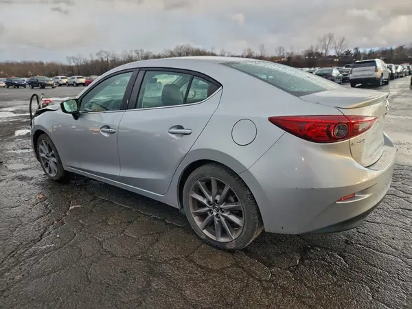 3MZBN1V30JM251311 2018 MAZDA 3 - Image 2