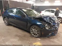 3MZBN1V30JM252166 2018 MAZDA 3