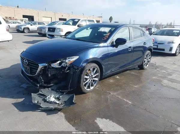 3MZBN1V30JM254838 2018 MAZDA 3 - Image 2