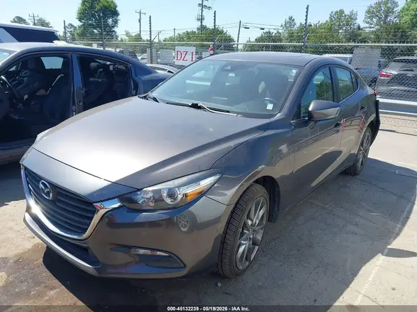 3MZBN1V30JM257416 2018 MAZDA 3 - Image 2