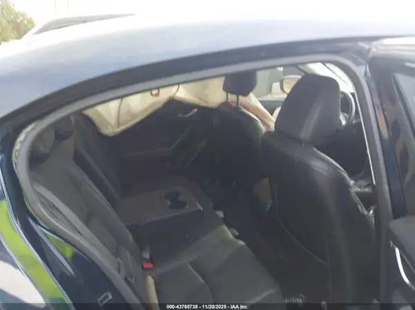 3MZBN1V30JM268464 2018 MAZDA 3 - Image 8
