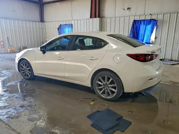 3MZBN1V31JM170575 2018 MAZDA 3 - Image 2