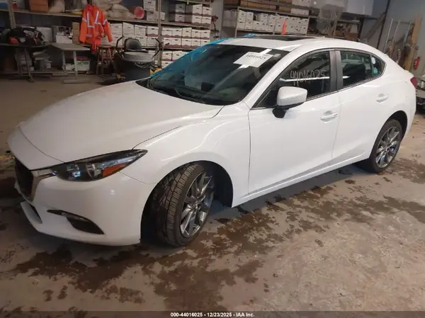3MZBN1V31JM175890 2018 MAZDA 3 - Image 2