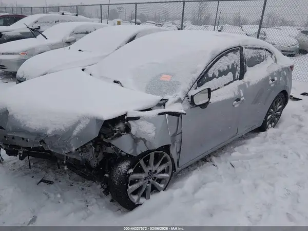 3MZBN1V31JM180121 2018 MAZDA 3 - Image 2