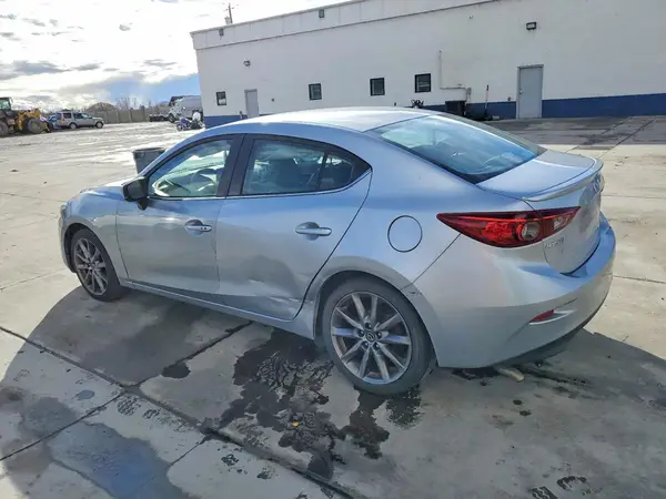 3MZBN1V31JM189367 2018 MAZDA 3 - Image 2