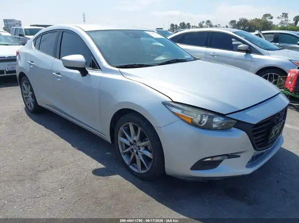 3MZBN1V31JM198182 2018 MAZDA 3 - Image 1
