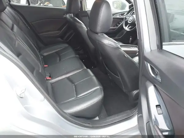 3MZBN1V31JM200349 2018 MAZDA 3 - Image 8