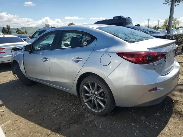 3MZBN1V31JM201081 2018 MAZDA 3 - Image 2