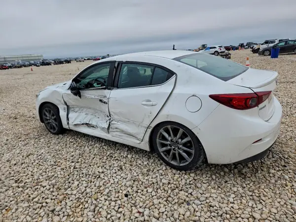 3MZBN1V31JM203185 2018 MAZDA 3 - Image 2