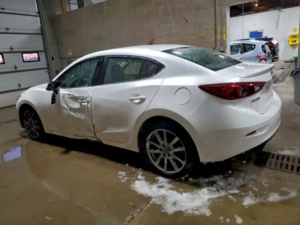 3MZBN1V31JM205714 2018 MAZDA 3 - Image 2
