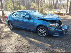 3MZBN1V31JM214042 2018 MAZDA 3