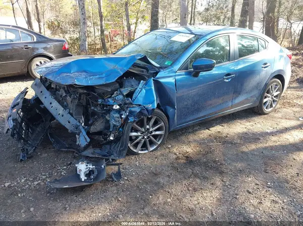 3MZBN1V31JM214042 2018 MAZDA 3 - Image 2